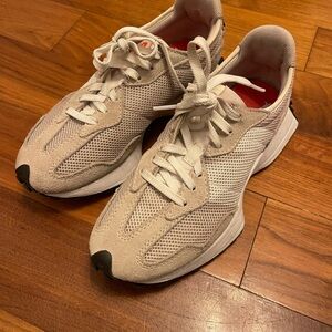 New Balance 327 sneakers